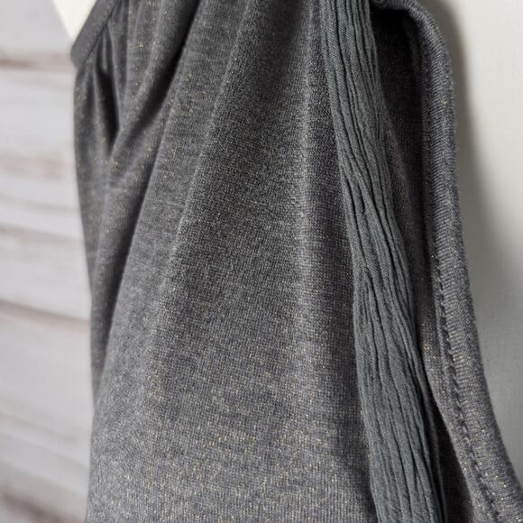 Deletta Gray with gold shimmer cold shoulder flowy top sz XS/S - Picture 2 of 7